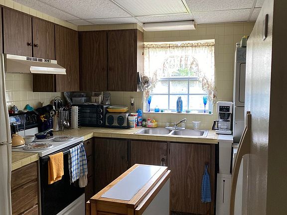 3rd image of 346 Dorothy Ave