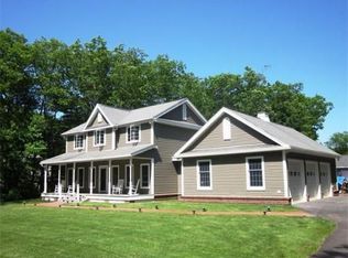 4 Birches Rd, Hubbardston, MA 01452