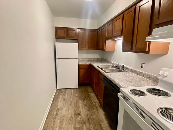 3rd image of 510 N Congress St #15