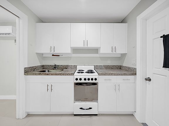3rd image of 2810 SW 76th Ave #A