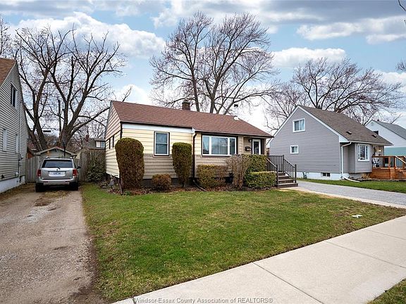 3rd image of 1639 Olive Rd