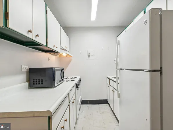 2201 L St NW APT 218, Washington, DC 20037