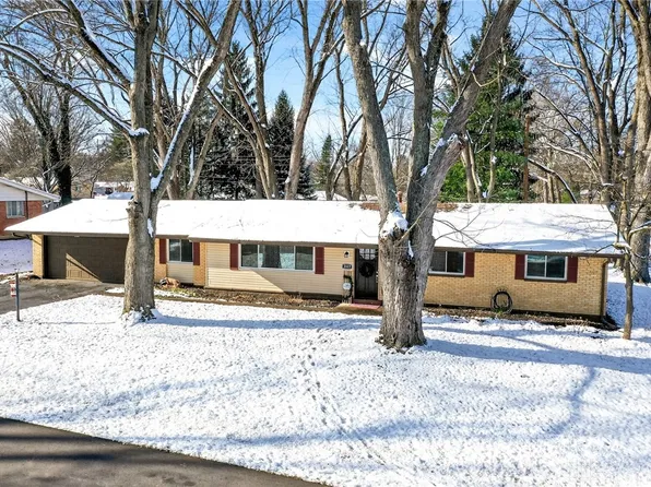 2317 Barnett Dr, Bellbrook, OH 45305