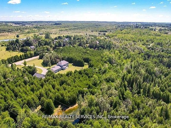 3rd image of 20040 Kennedy Rd