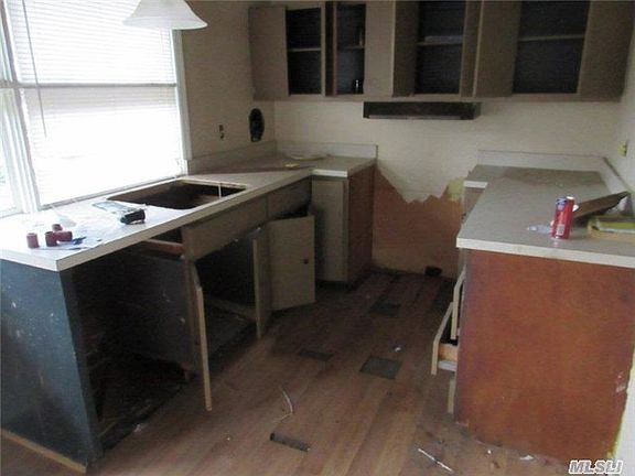 5th image of 72 George St
