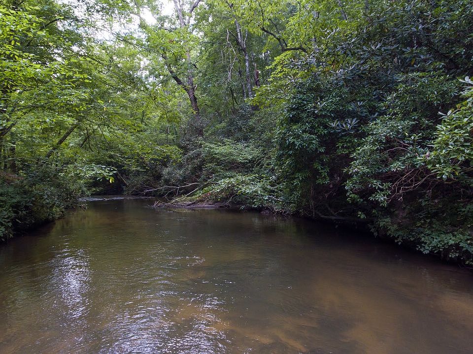 2nd image of 2 Ridge Rd