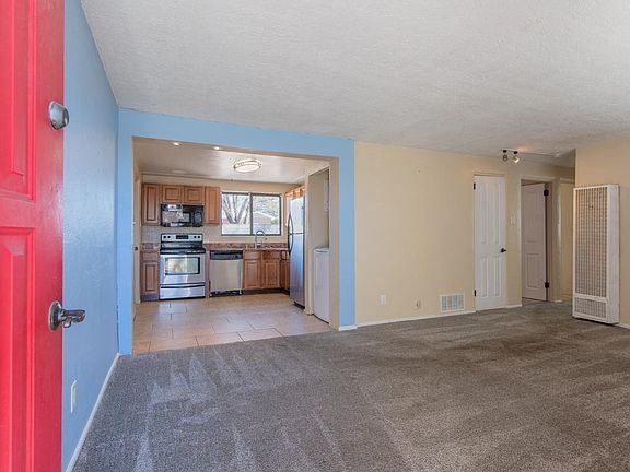4th image of 3320 Cuervo Dr NE