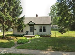25611 Ross St, Dearborn Heights, MI 48125