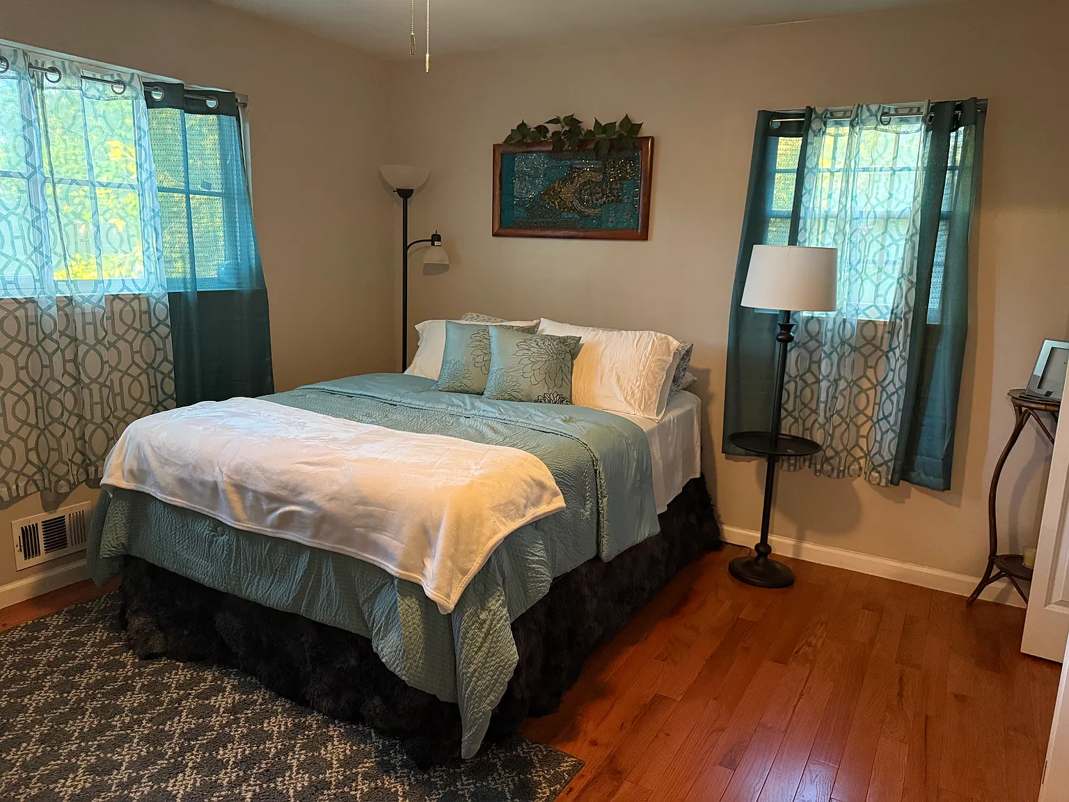 1 bed, 1800 sqft, $1,000 — Photo 1