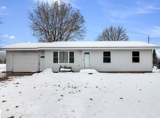 3990 S Center Hwy, Suttons Bay, MI 49682