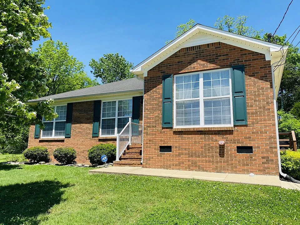 828 Mulberry Dr