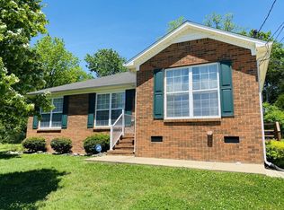 828 Mulberry Dr, Columbia, TN 38401