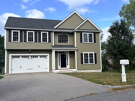 2nd image of 8 Saratoga Ln