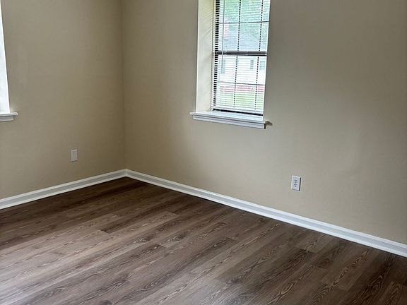 5th image of 508 E Harden St