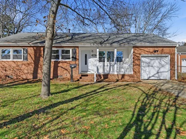 18 Fort Worth St, Hampton, VA 23669