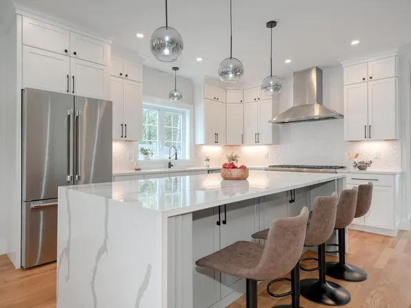 72 Sycamore St, Belmont, MA 02478