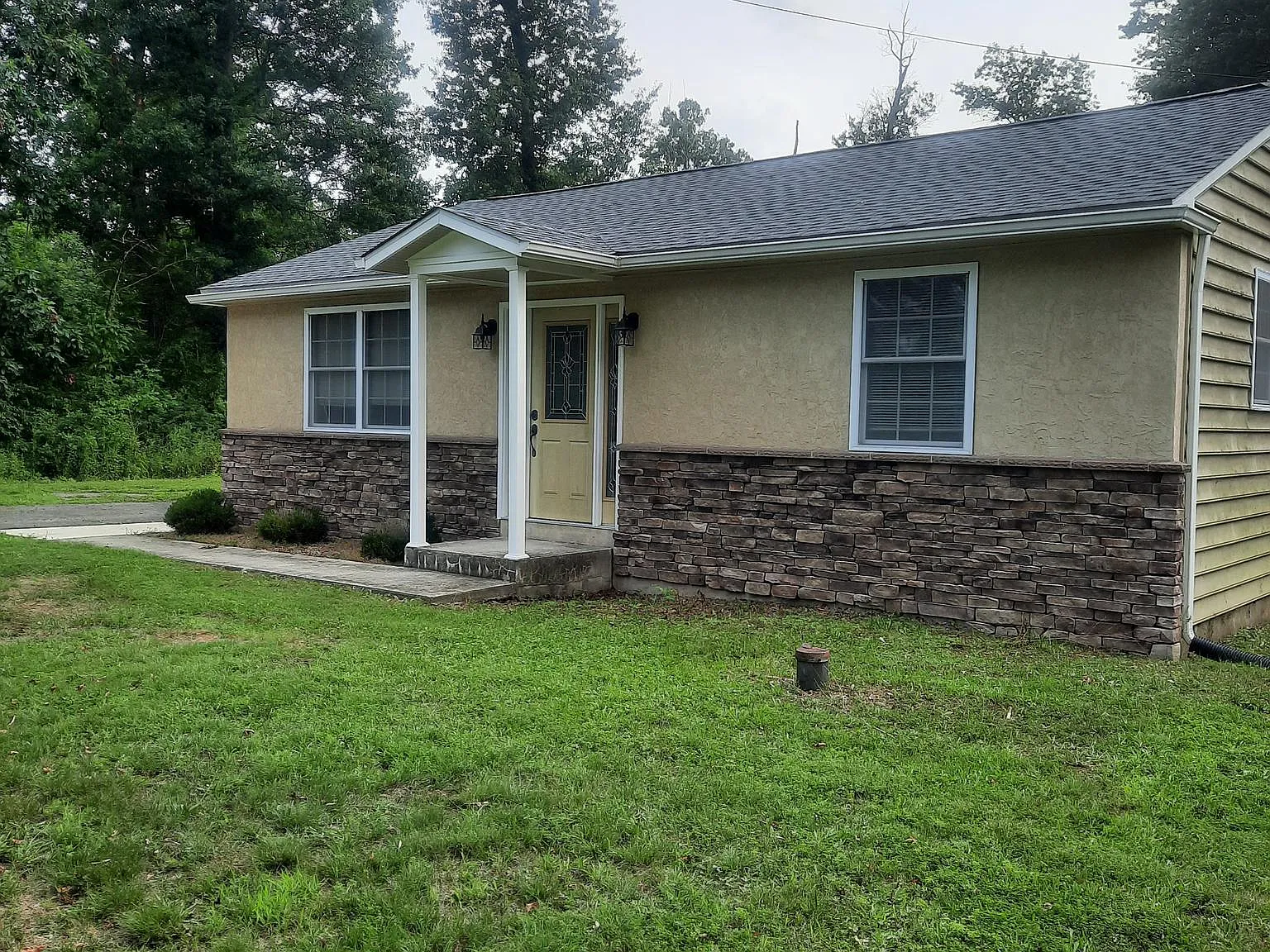 2 bed, 1.5 bath, 1191 sqft, $2,400 — Photo 1