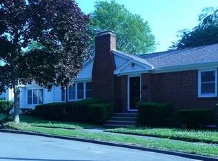 56 Pickwick Rd, Marblehead, MA 01945