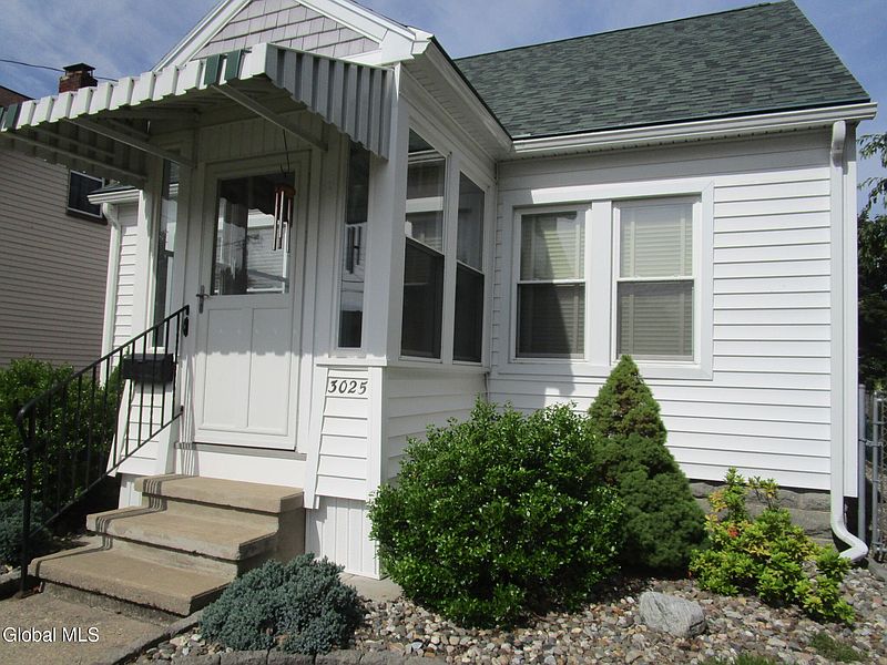 2nd image of 3025 Cox Avenue