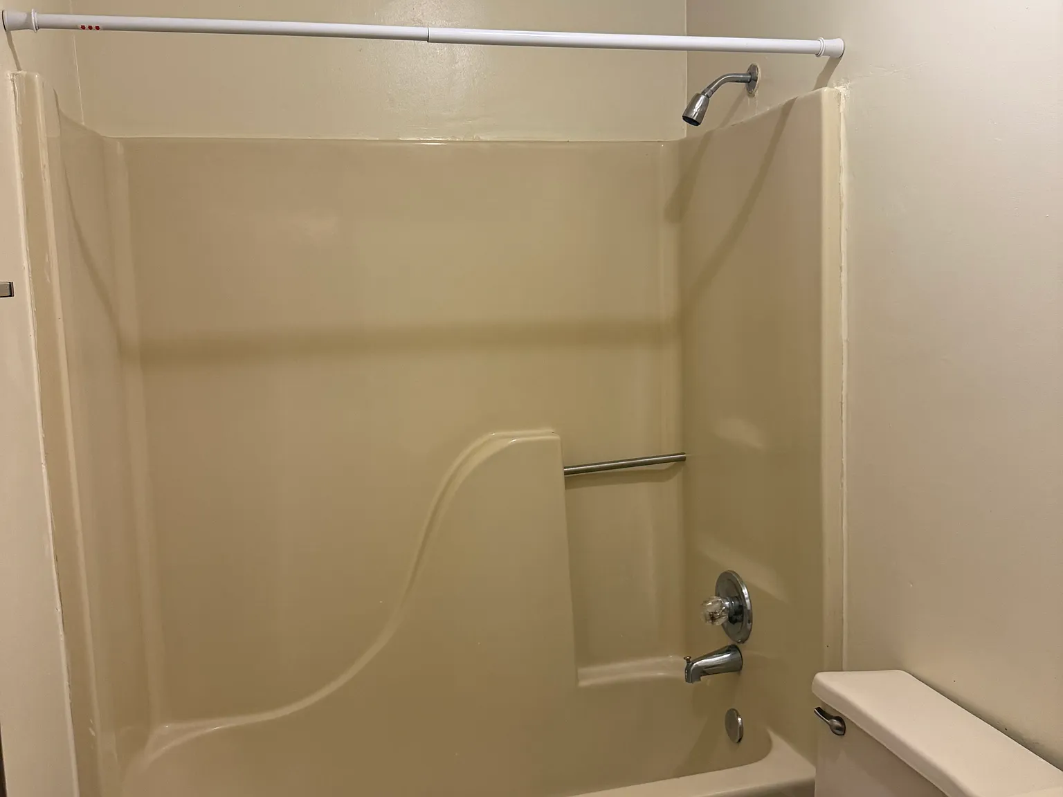 2 bed, 1000 sqft, $950 — Photo 2