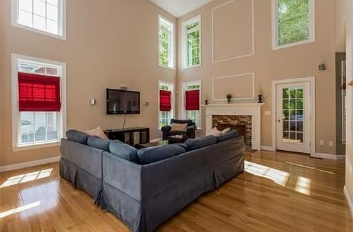 4th image of 22 Hales Pond Ln