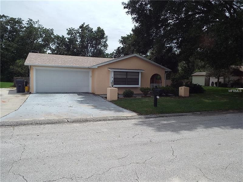 1st image of 14 Sandalwood Dr
