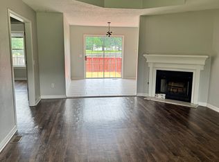 4165 E Skillern Rd, Fayetteville, AR 72703