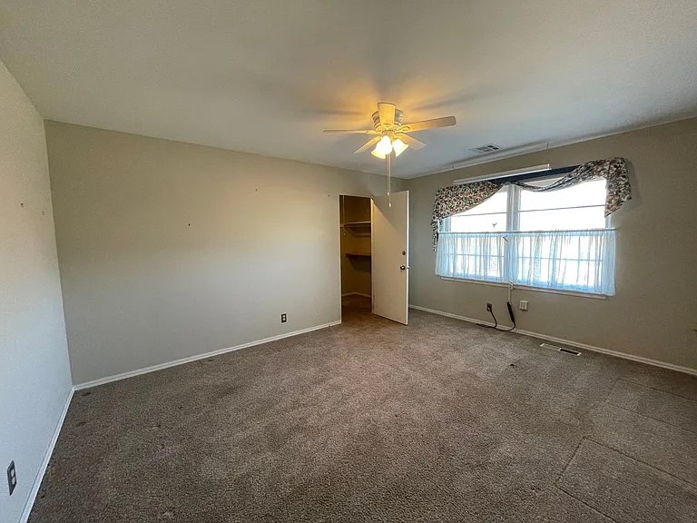 5817 E 56th St S — Photo 15
