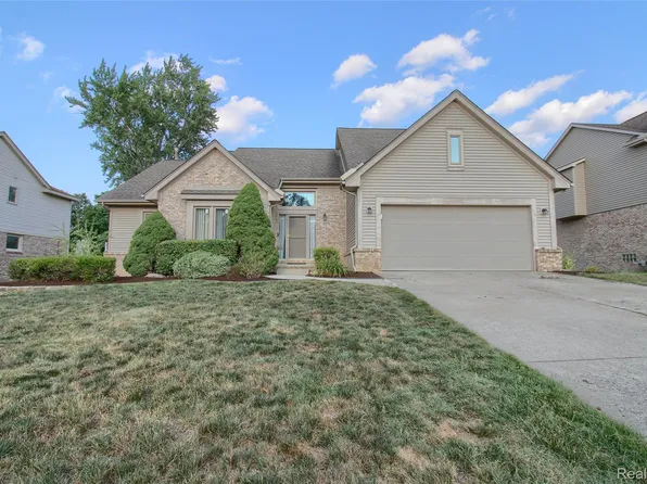18978 Glengarry Dr, Livonia, MI 48152
