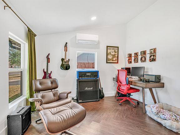 3rd image of 5117 Slate St
