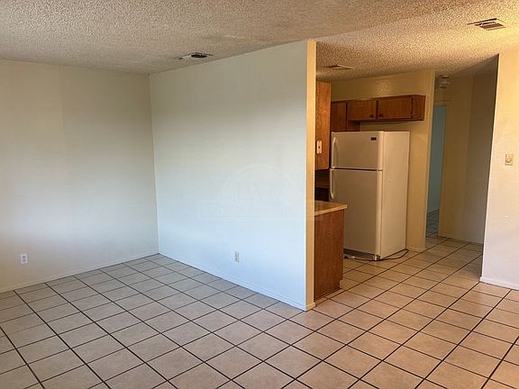 4th image of 2203 Cascade Dr APT B