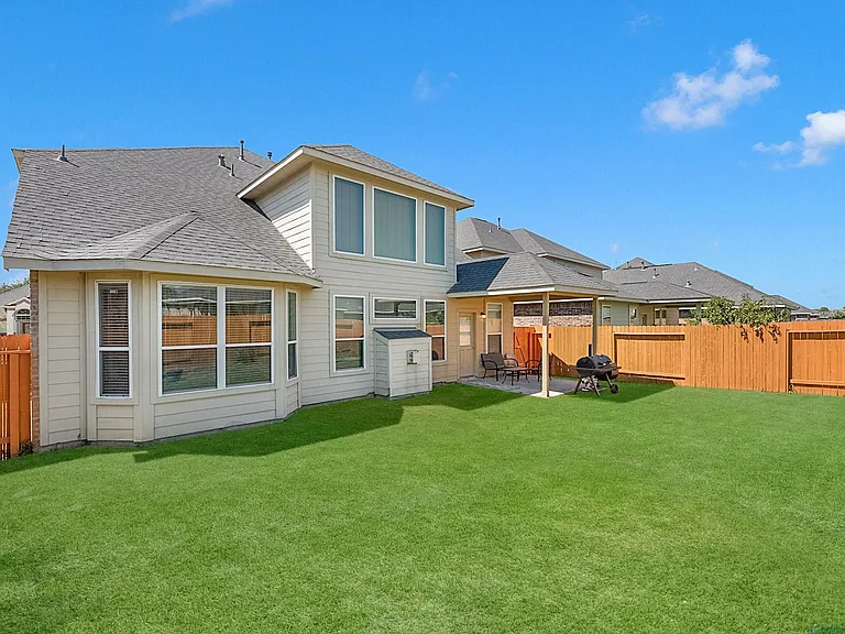 1302 S Maple Dr — Photo 17