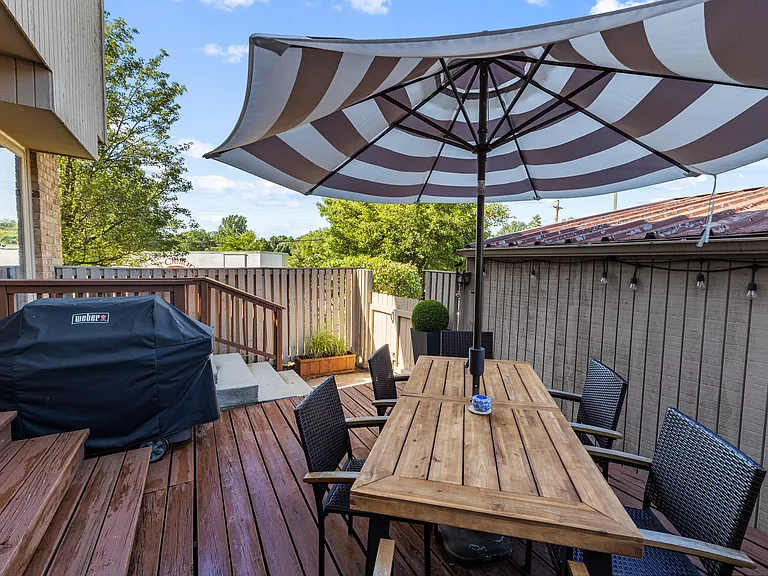704 Oakbrook Ridge Dr — Photo 5