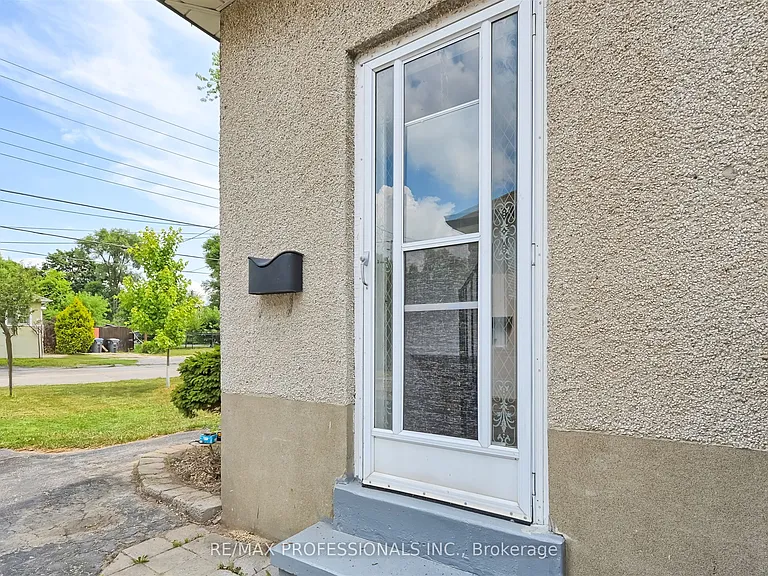 1026 Haig Blvd #BASEMENT — Photo 19
