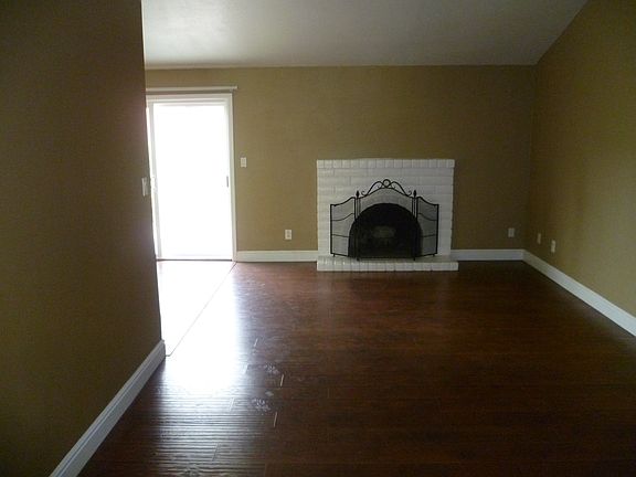 4th image of 5741 Hillbrae Dr