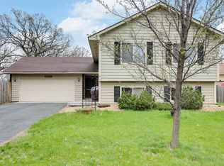 10715 Linnet St NW, Coon Rapids, MN 55433