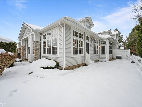2nd image of 195 Blossom Ln