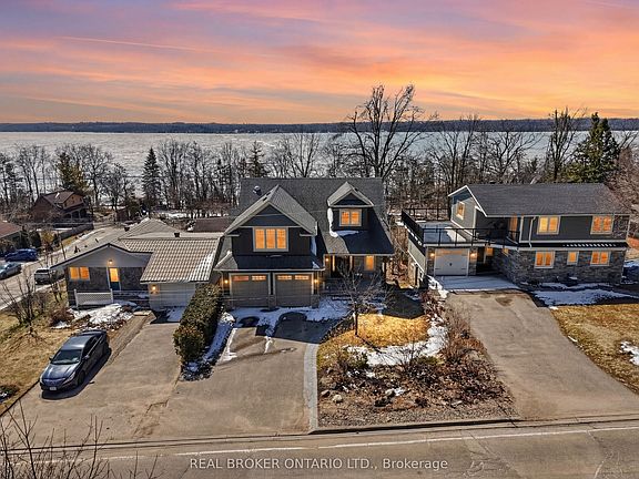 2nd image of 187 Shanty Bay Rd
