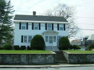 239 Mansur St, Lowell, MA 01852