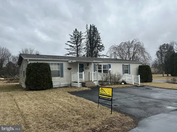 9110 S Primrose Cir, Breinigsville, PA 18031