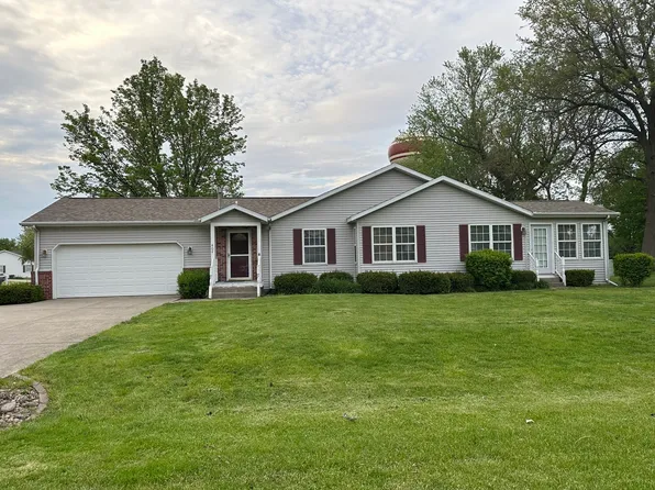 404 Buckles Grove Rd, Le Roy, IL 61752