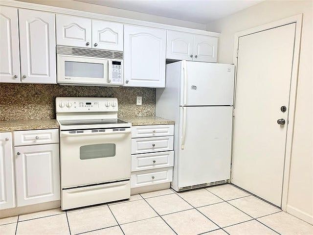 1st image of 680 Tennis Club Dr APT 102