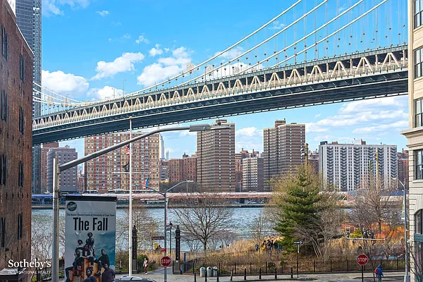 Sold by Sotheby's International Realty | media 2