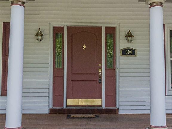 2nd image of 304 LEXINGTON Street