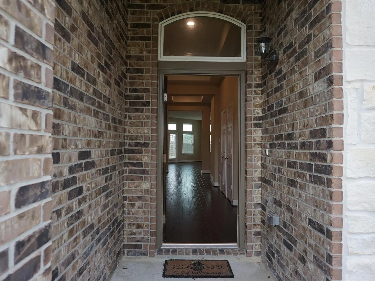 4 bed, 3.0 bath, 2657 sqft, $2,600 — Photo 3