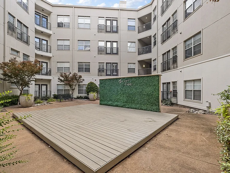 5 Mockingbird Apartments — Photo 36