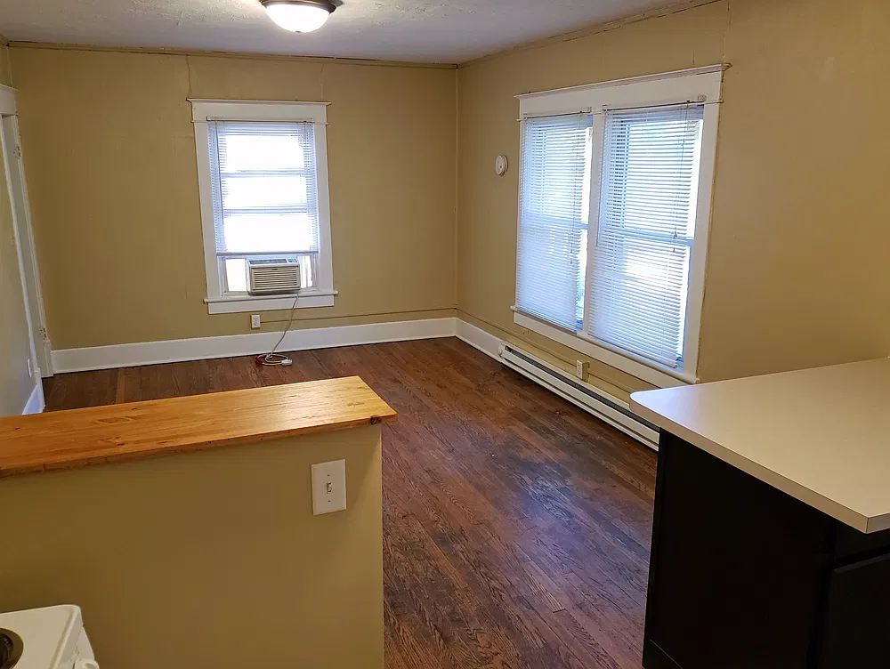 Studio, 280 sqft, $719 — Photo 2