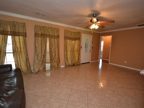 5th image of 6333 Bellaire Blvd