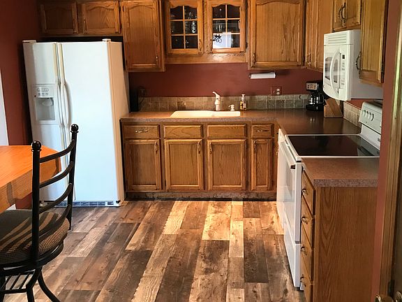 3rd image of 1810 N 145th St