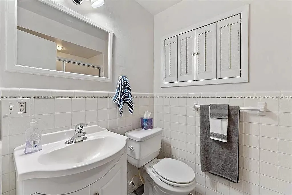 1 bed, 1.0 bath, 160 sqft, $899 — Photo 1
